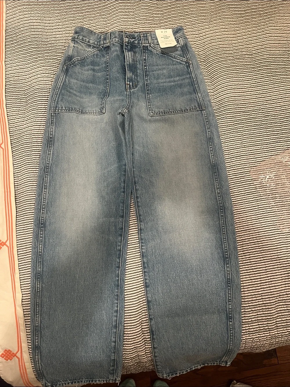 Madewell Balloon Jean in Light Blue Denim - Picture 2 of 2